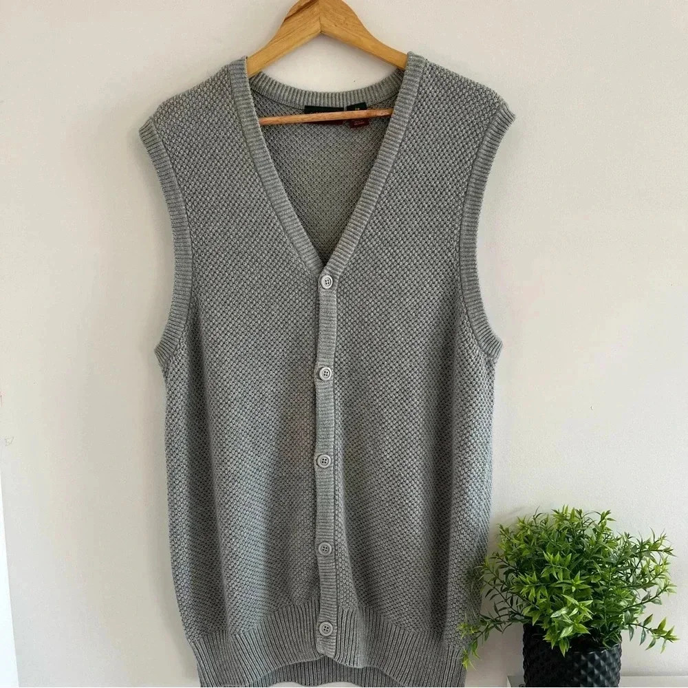 VTG Men’s Cable Knit Sweater Vest size Large Gray Preppy Grandpacore Academia